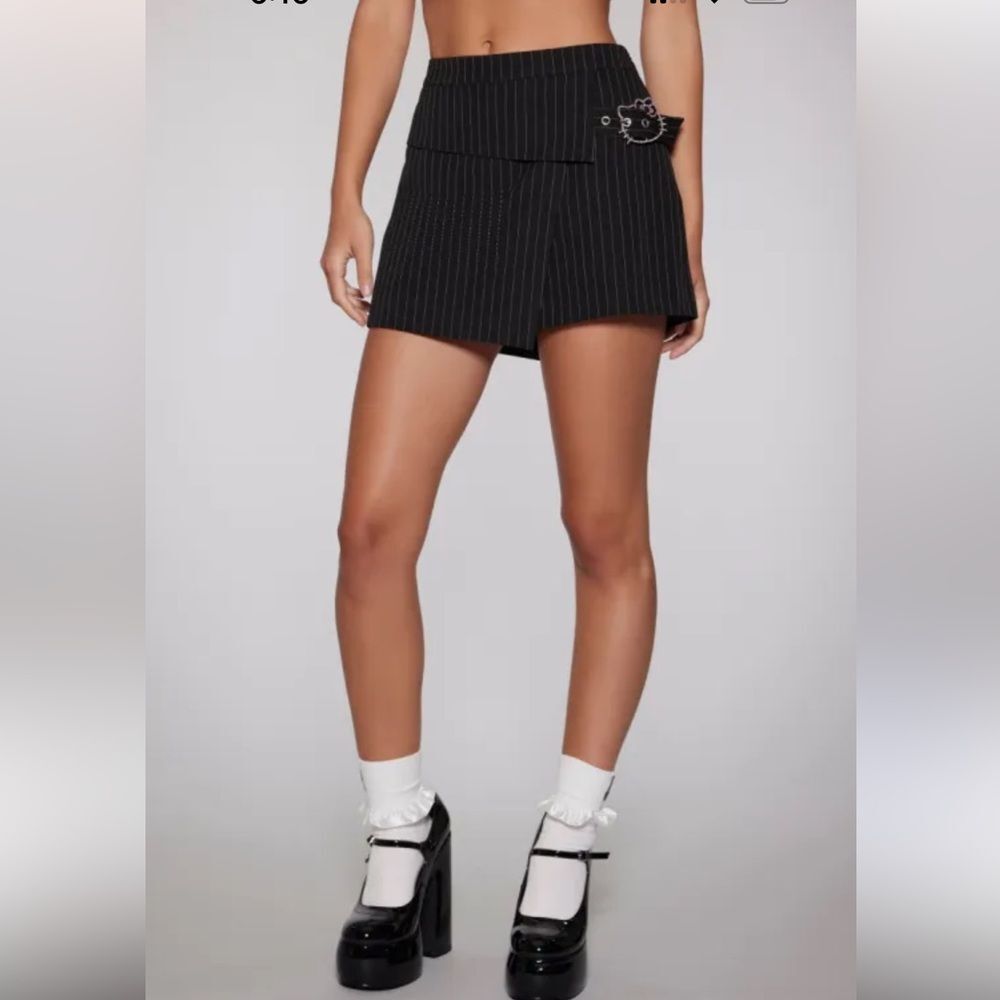 Hello Kitty & Friends X Forever 21 Pinstripe Skort Rhinestone Buckle Size L Y2K